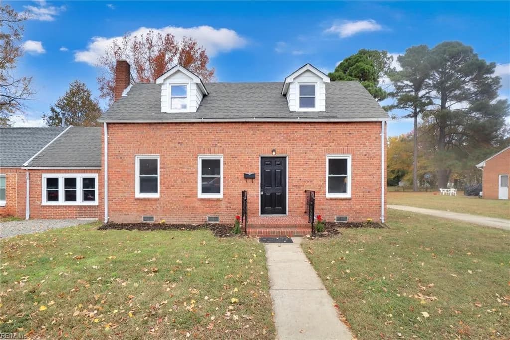 7 E Lewis RD, HAMPTON VA 23666 - Photo 2