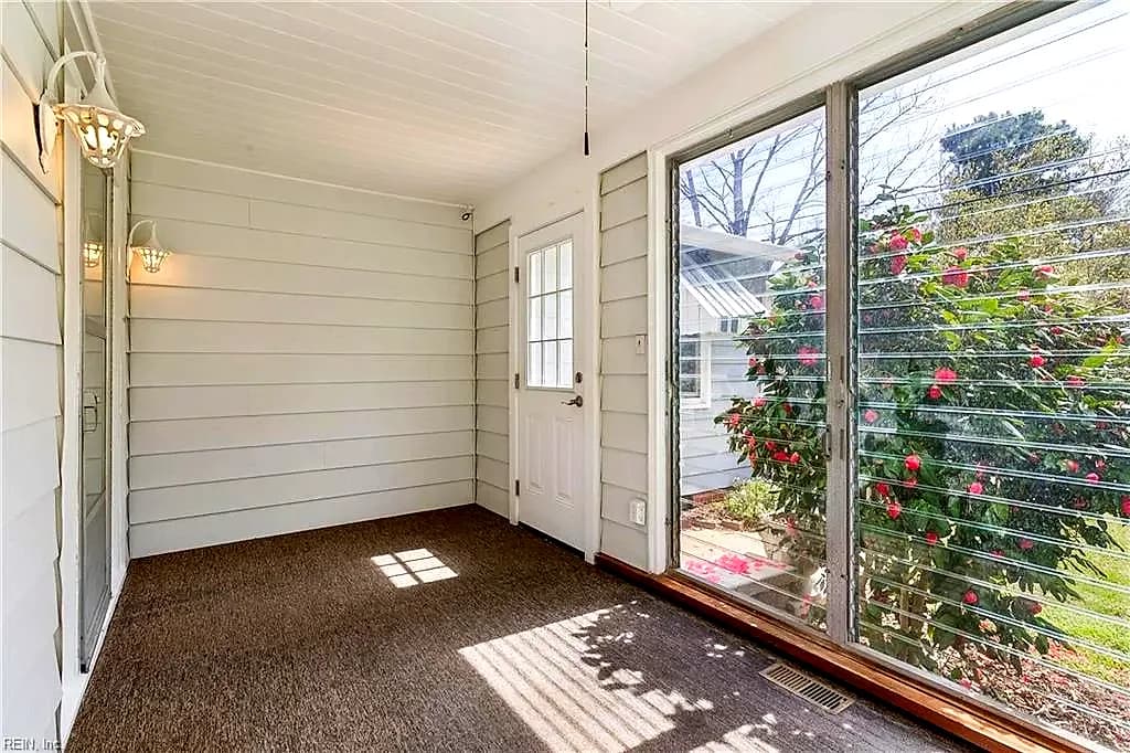 121 Old Railway RD, YORKTOWN VA 23692 thumb 6