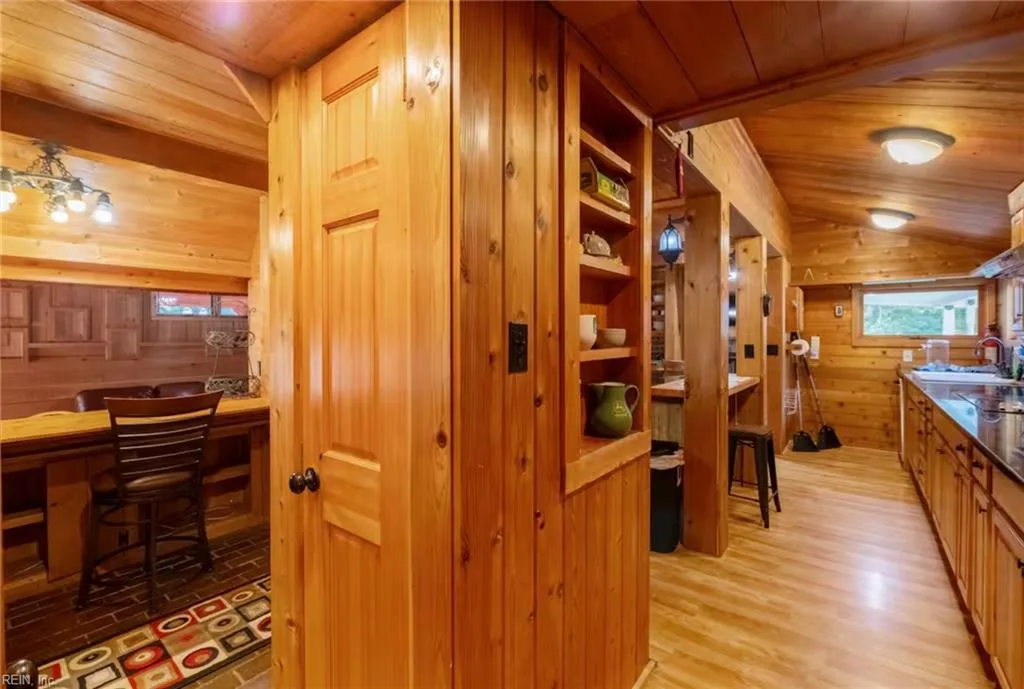 1058 Pine Log RD, SKIPPERS VA 23879 thumb 11