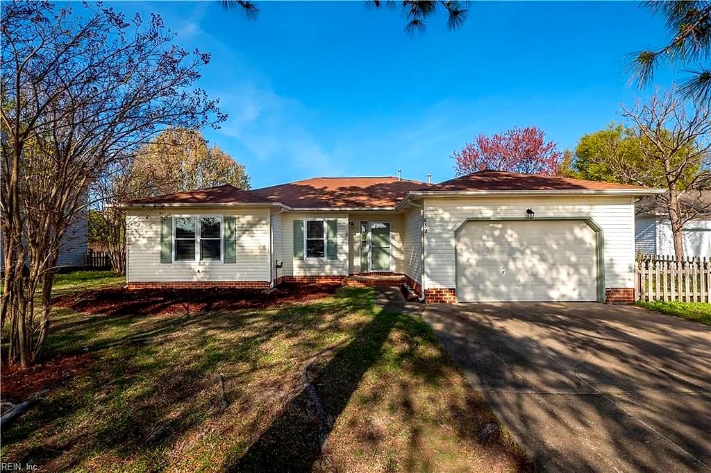 832 Daimler DR, VIRGINIA BEACH VA 23454 - Main photo