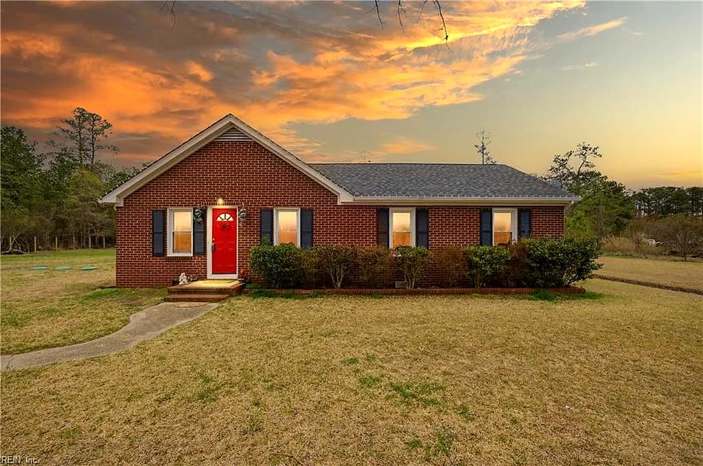 2111 Jenkins Neck RD, HAYES VA 23072 - Photo 2