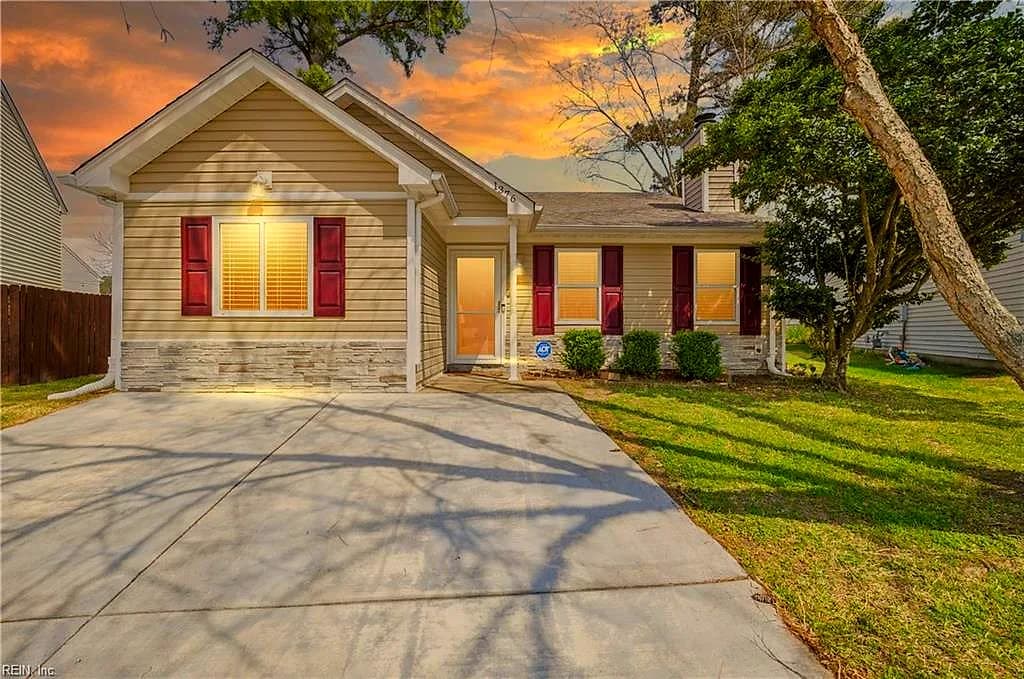 1376 Beacons Reach DR, VIRGINIA BEACH VA 23454 - Main photo
