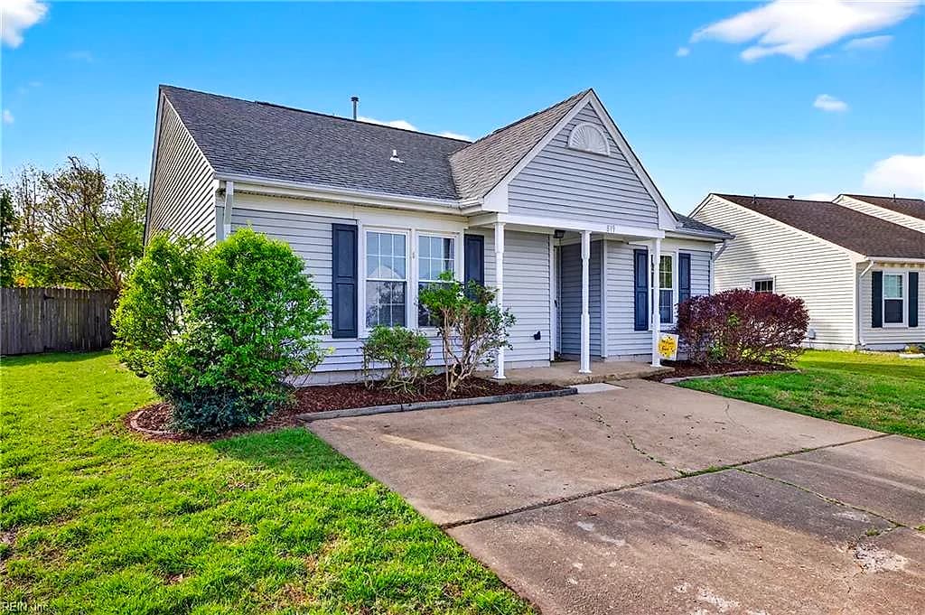 819 Avatar DR, VIRGINIA BEACH VA 23454 - Main photo