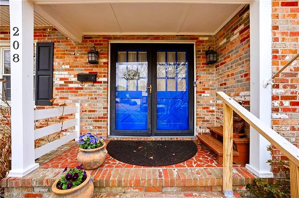 208 Shifting Log DR, HAMPTON VA 23669 - Main photo