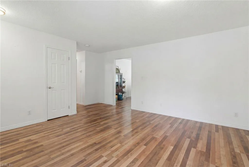 708 Colony DR, CHESAPEAKE VA 23322 thumb 9