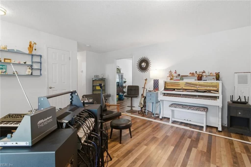 708 Colony DR, CHESAPEAKE VA 23322 thumb 10