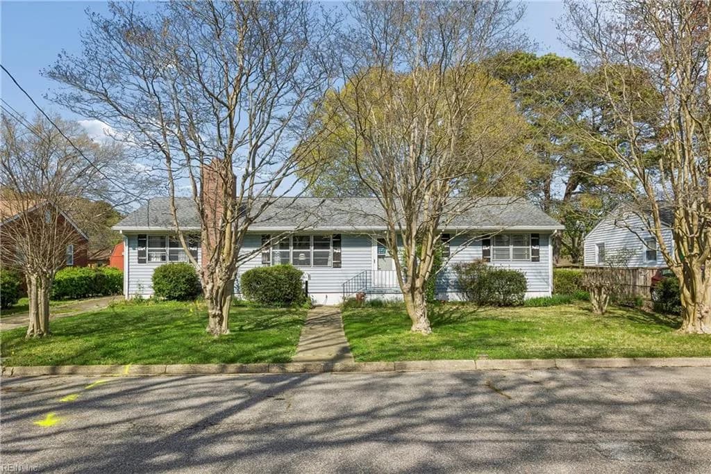 621 Spruce RD, NEWPORT NEWS VA 23601 - Main photo