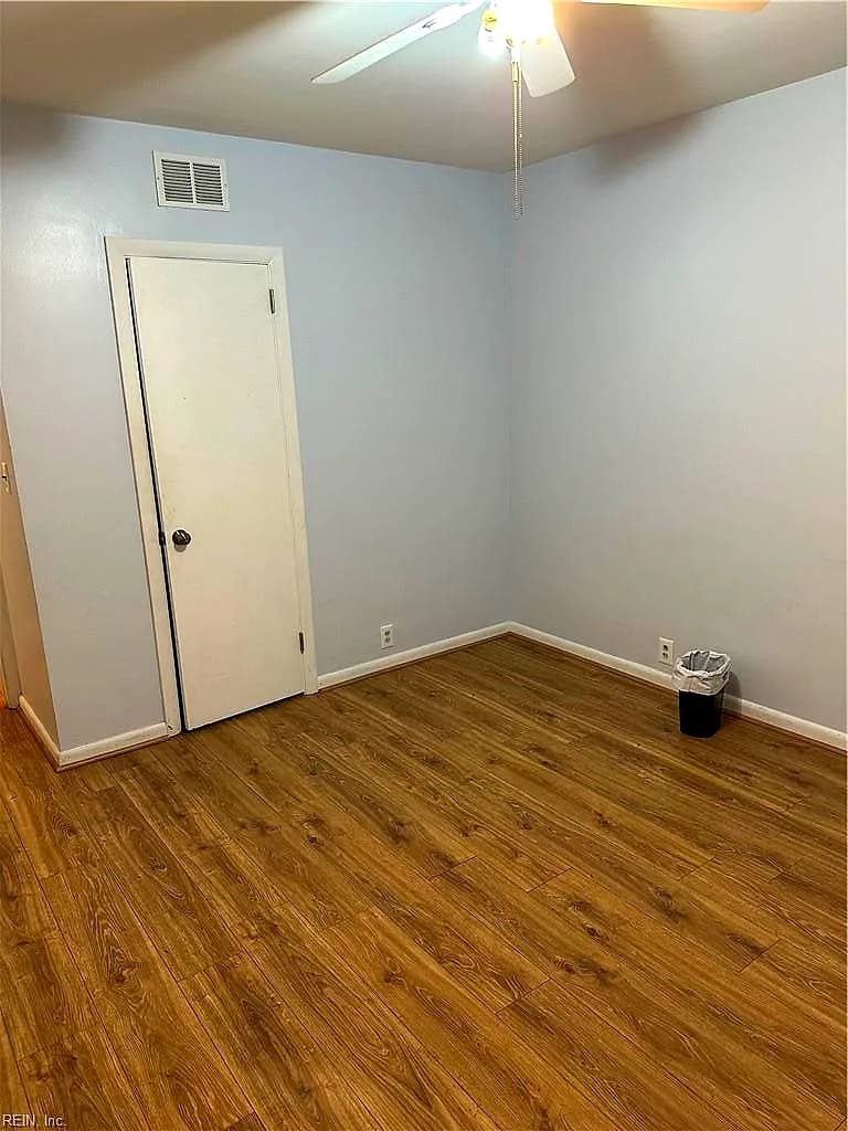 89 Snug Harbor DR, HAMPTON VA 23661 - Photo 4