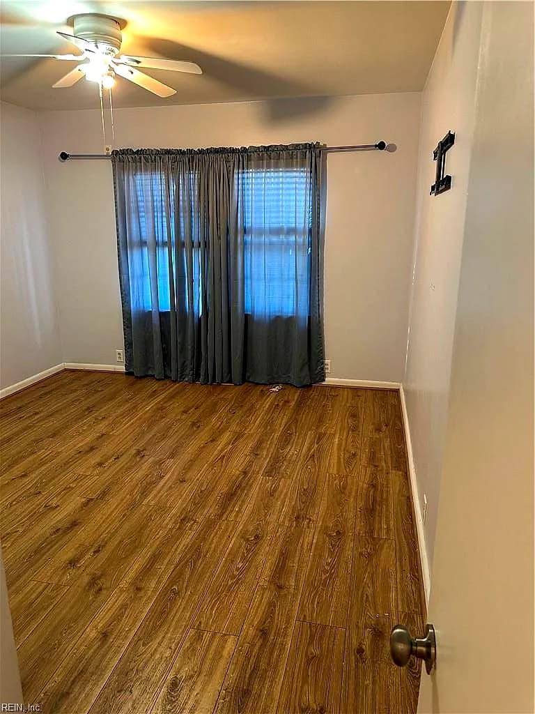 89 Snug Harbor DR, HAMPTON VA 23661 - Photo 5