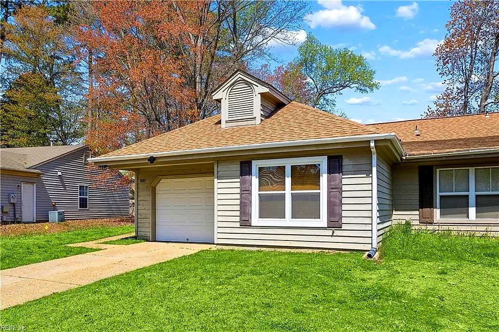 907 Woodcreek DR, NEWPORT NEWS VA 23608 - Photo 3