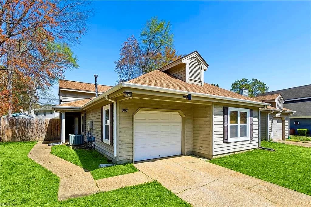 907 Woodcreek DR, NEWPORT NEWS VA 23608 - Photo 4