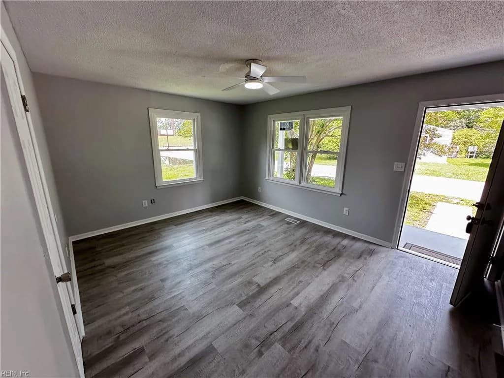 212 TURNER ST, EMPORIA VA 23847 thumb 6
