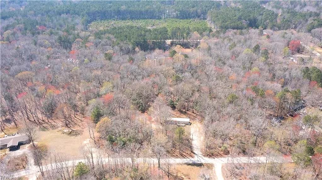 8198 Beaver Pond RD, GLOUCESTER VA 23061 - Main photo