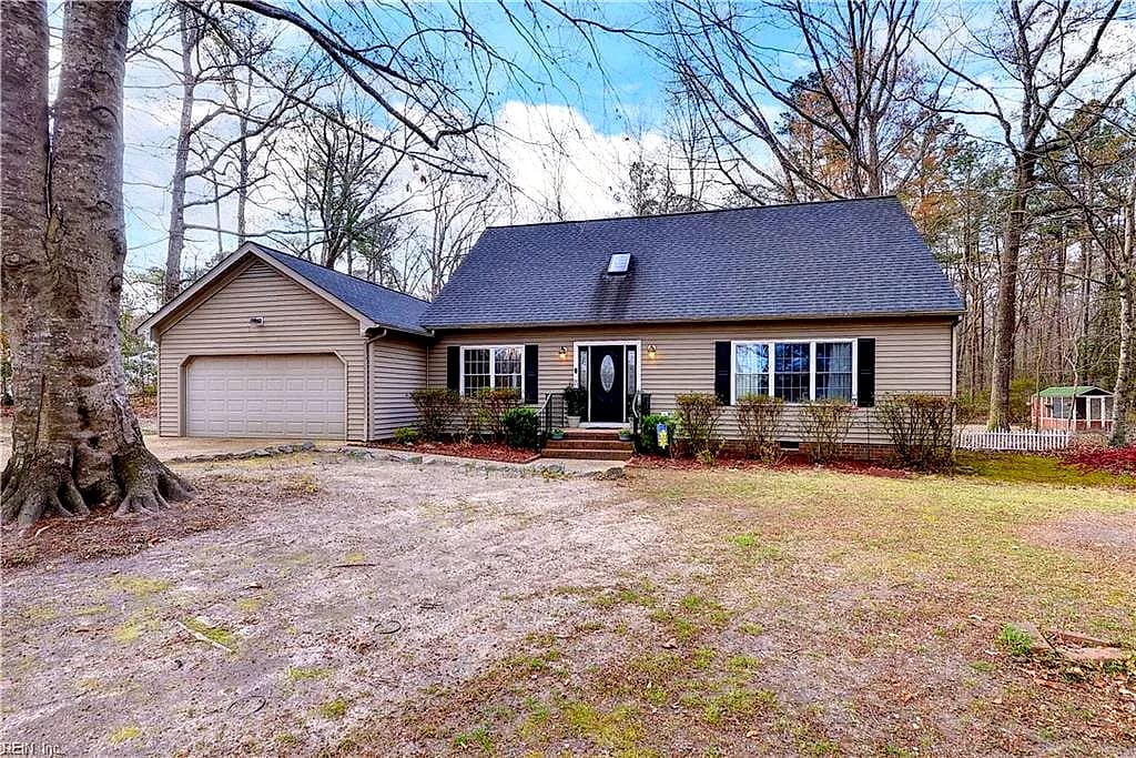 3592 Woodstock RD, GLOUCESTER VA 23061 - Main photo