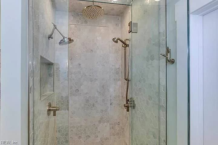 214 N 5th ST, HAMPTON VA 23664 thumb 9