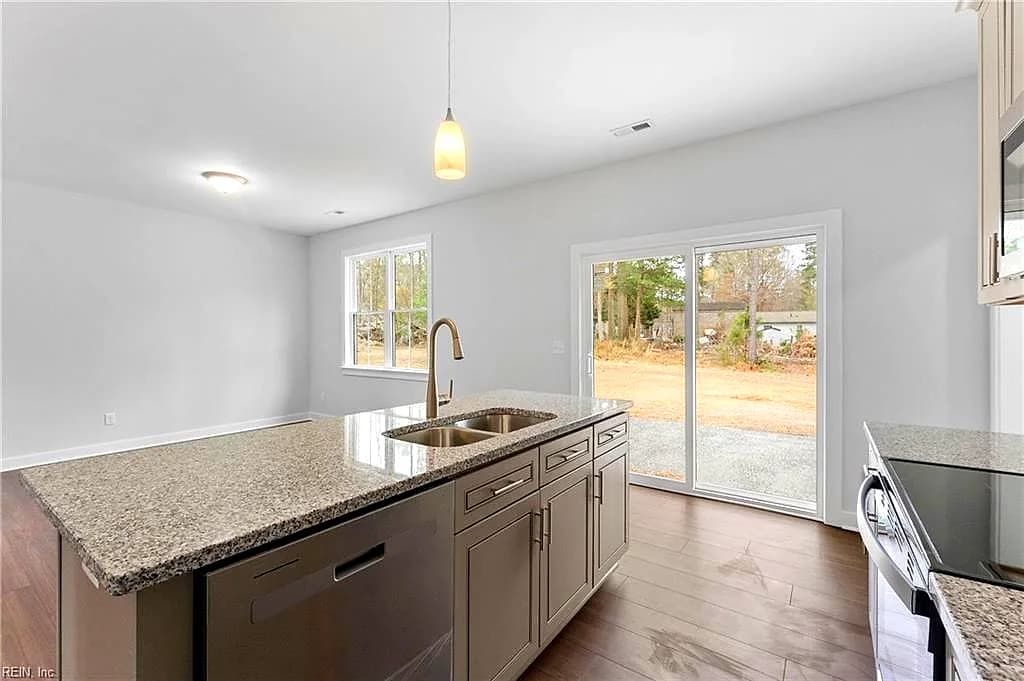 8978 Marlfield RD, GLOUCESTER VA 23061 - Photo 3