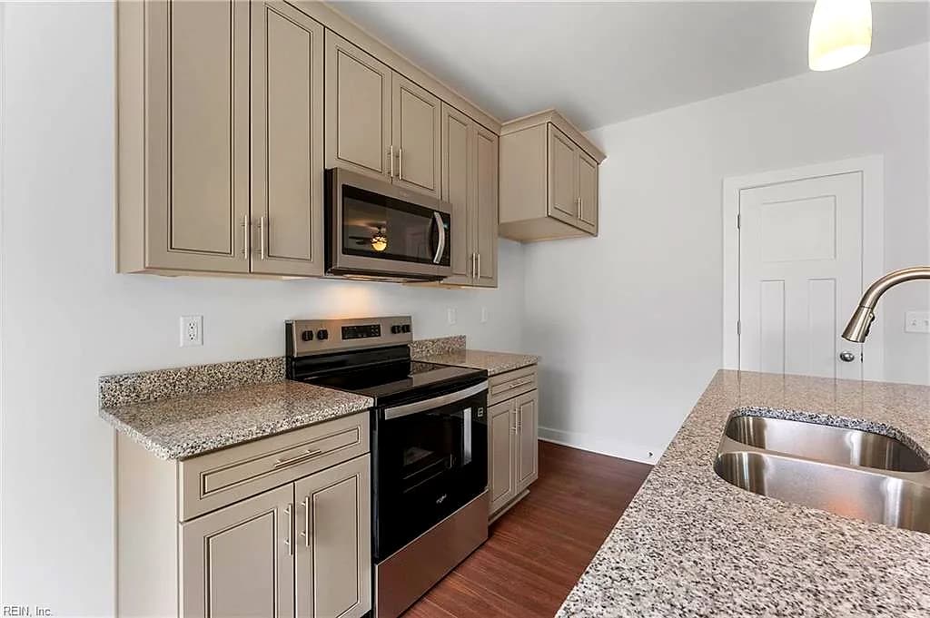 8978 Marlfield RD, GLOUCESTER VA 23061 - Photo 5