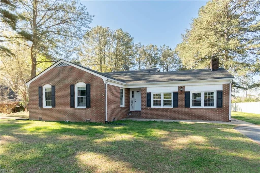 30124 Country Club RD, COURTLAND VA 23837 - Main photo