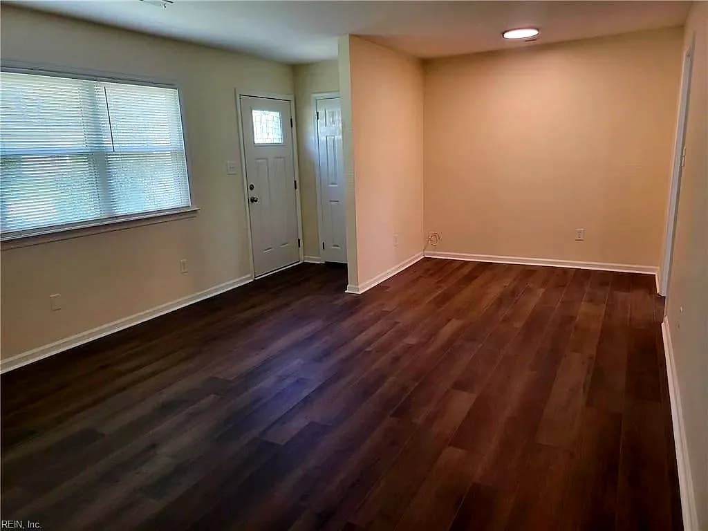120 Schooner DR, NEWPORT NEWS VA 23602 thumb 7
