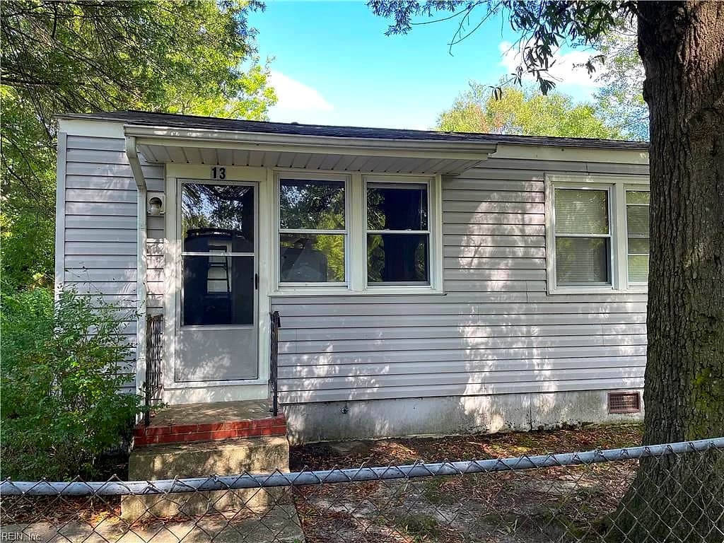 13 Lawrence AVE, HAMPTON VA 23663 - Photo 2