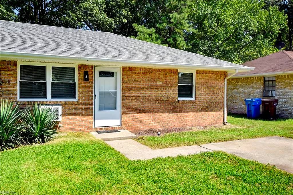 1306 Linden AVE #B, CHESAPEAKE VA 23325 - Photo 2