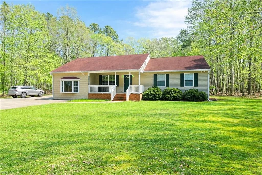 15211 Strawberry Plains Rd NONE, IVOR VA 23866 - Main photo