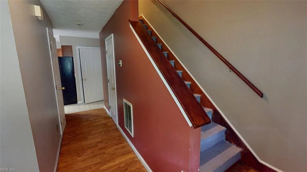 7404 Christopher Newport AVE, GLOUCESTER POINT VA 23062 - Photo 3