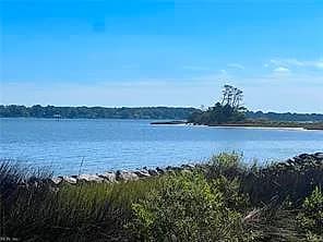 816 Ship Point RD, YORKTOWN VA 23692 - Photo 4