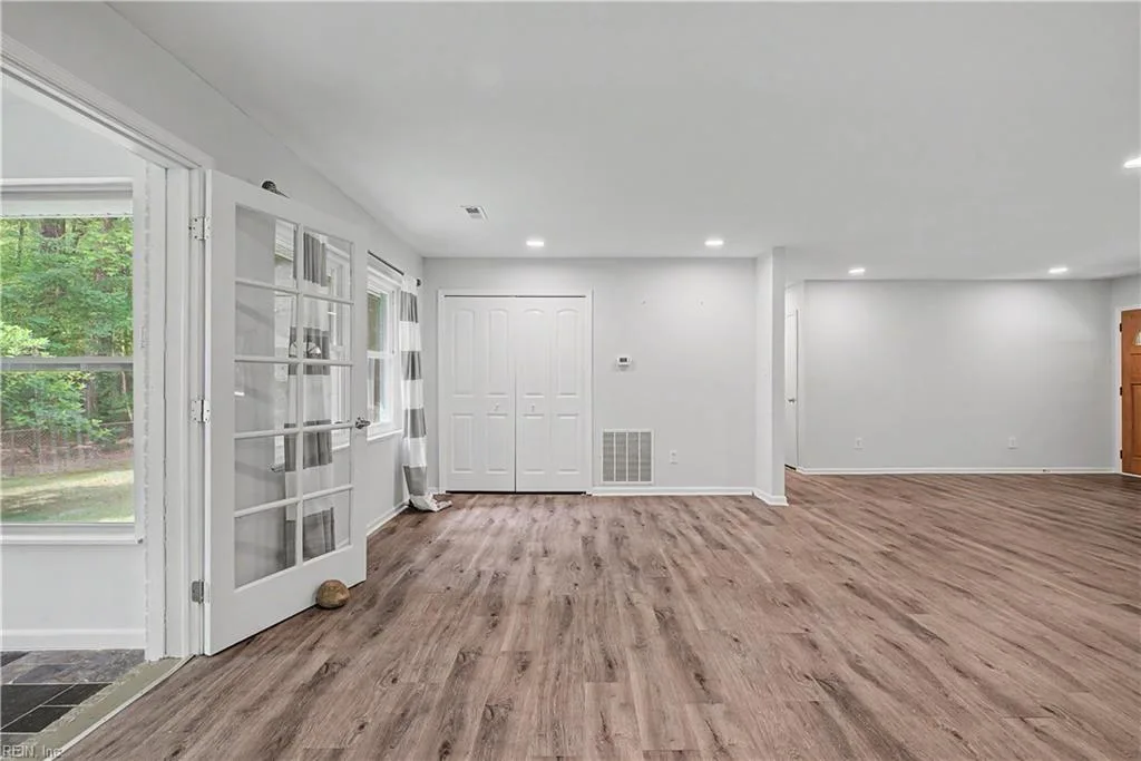 764 Lovers LN, MATHEWS VA 23109 thumb 9
