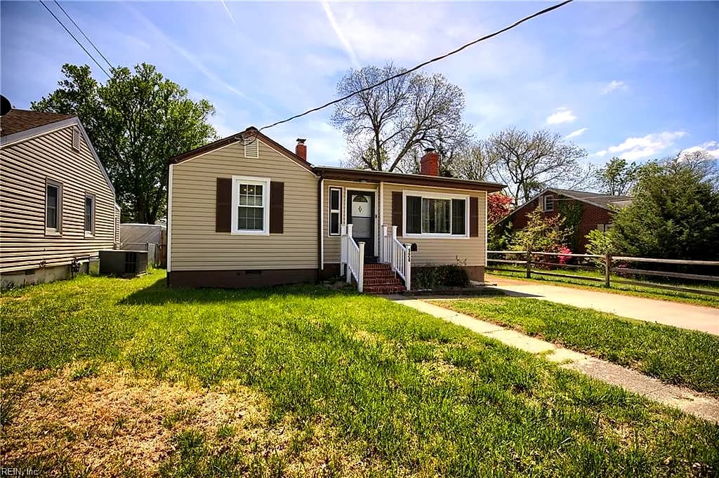 124 Cambridge PL, HAMPTON VA 23669 - Main photo