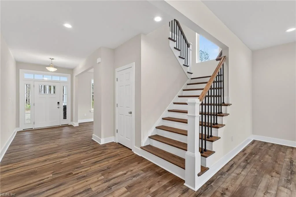 733 Beaver Dam RD, CHESAPEAKE VA 23322 thumb 6