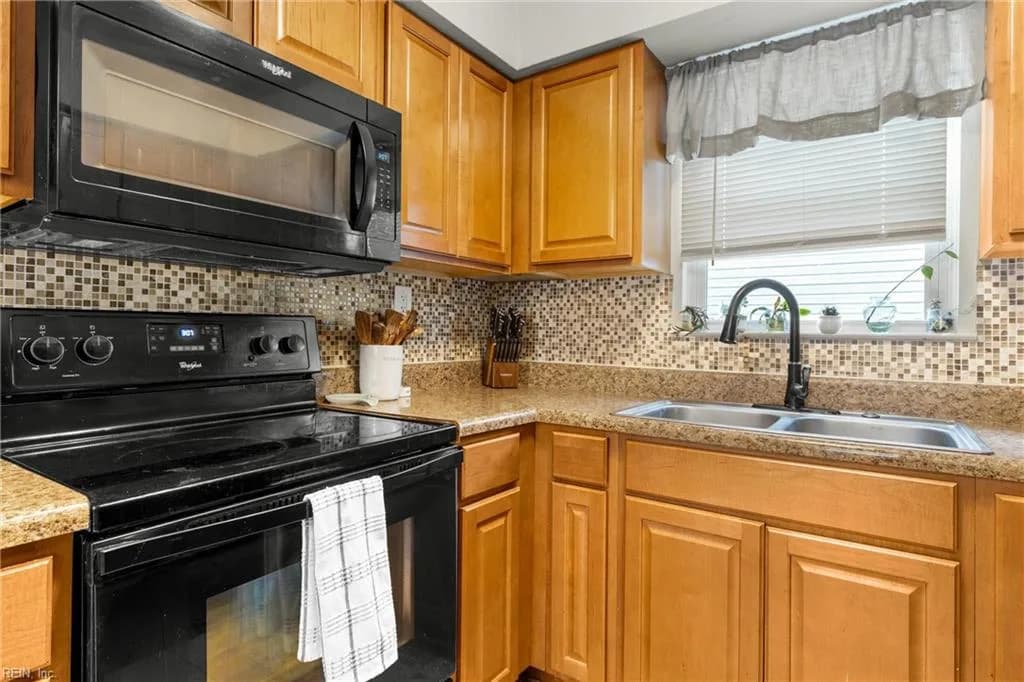 2524 Arkansas AVE, NORFOLK VA 23513 thumb 8