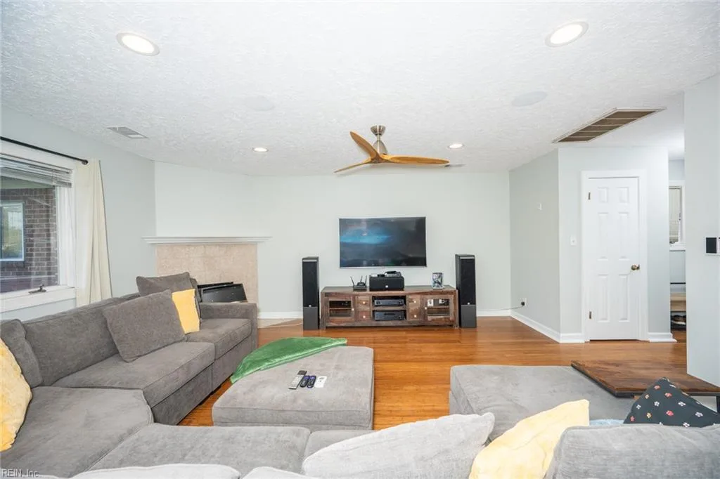 1250 Foursome LN, VIRGINIA BEACH VA 23455 thumb 6