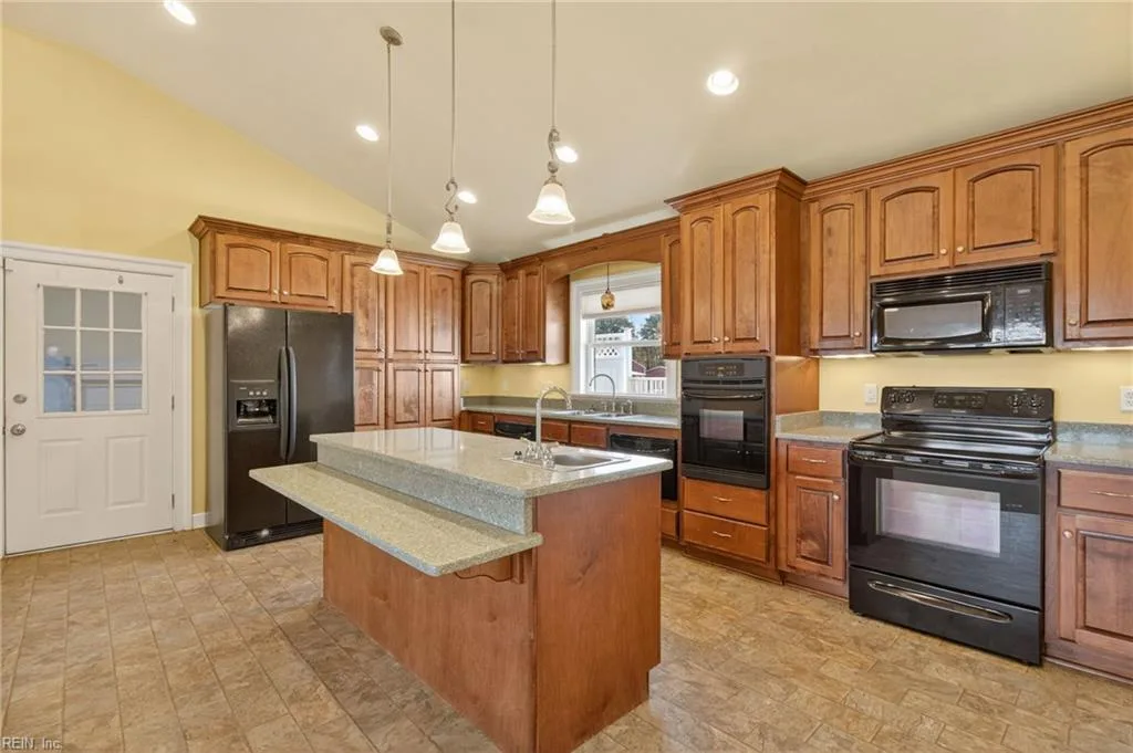 2301 Airport RD, SUFFOLK VA 23434 thumb 11