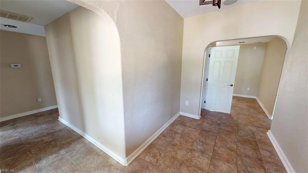 4908 Farrington DR, VIRGINIABEACH VA 23455 - Photo 4