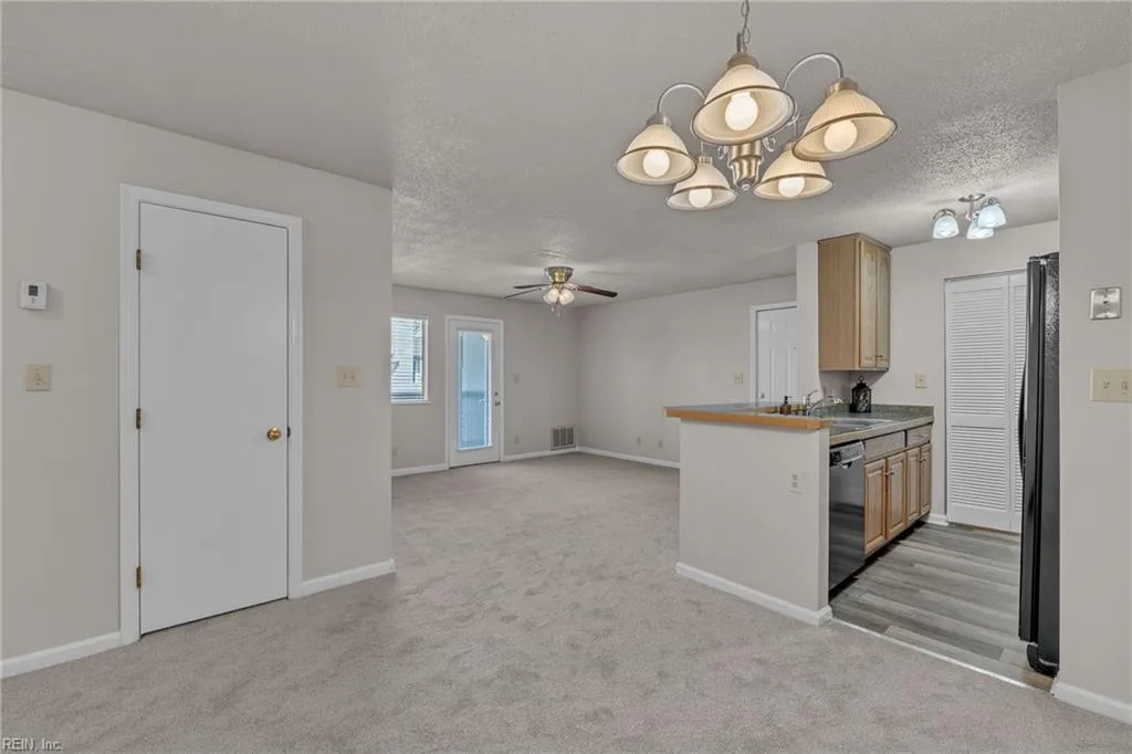 12628 Daybreak CIR, NEWPORTNEWS VA 23602 thumb 9