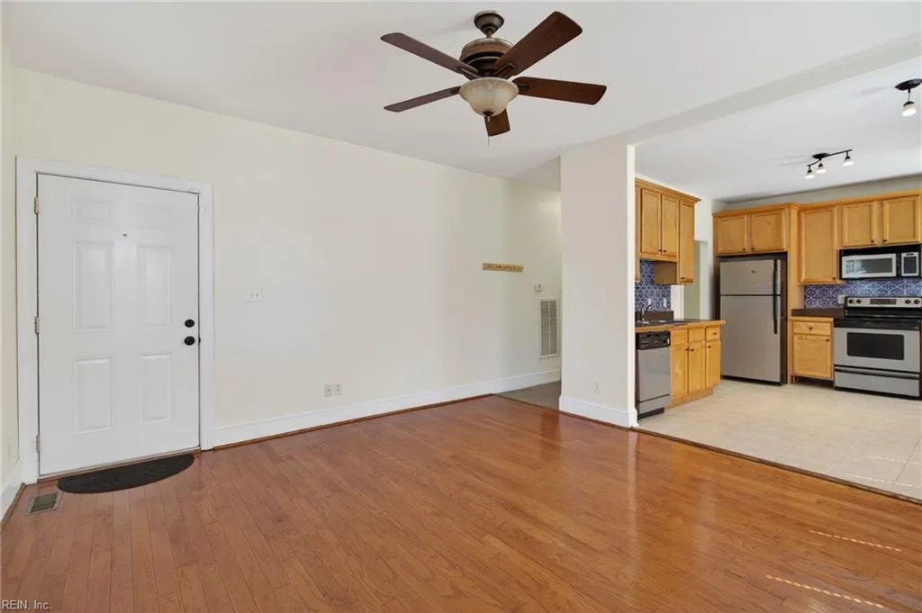 3710 Colley AVE #B, NORFOLK VA 23508 thumb 9