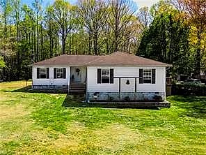 8086 Beaver Pond RD, GLOUCESTER VA 23061 - Main photo