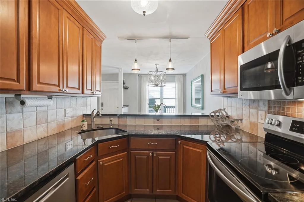 2408 Loran CT, VIRGINIABEACH VA 23451 thumb 9