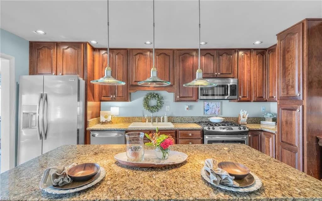 2401 N Shore DR, SMITHFIELD VA 23430 thumb 11
