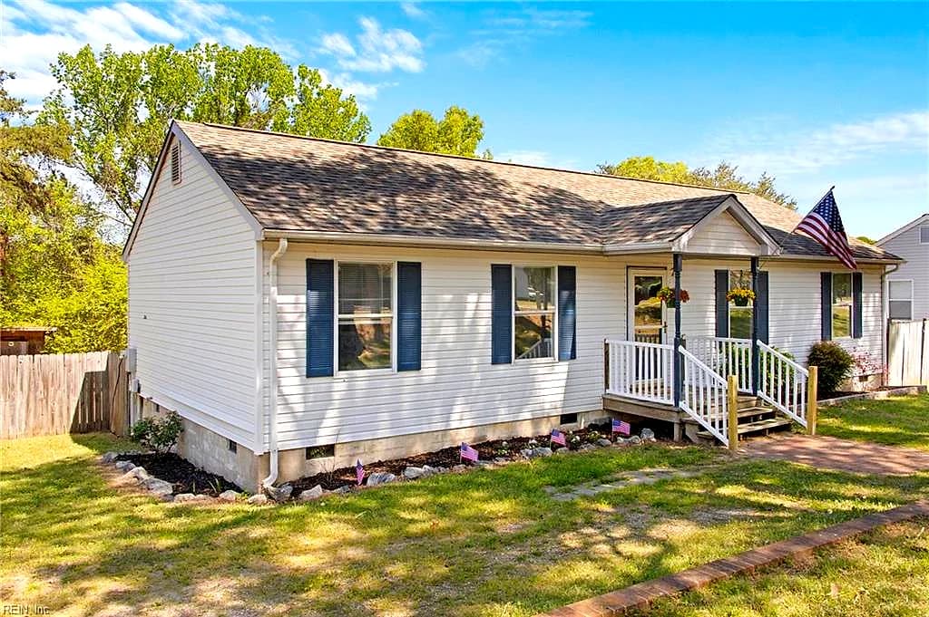 7437 Camp Okee DR, GLOUCESTER VA 23061 - Main photo