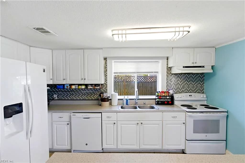 108 Pleasant PT, GRANDY NC 27939 - Photo 3