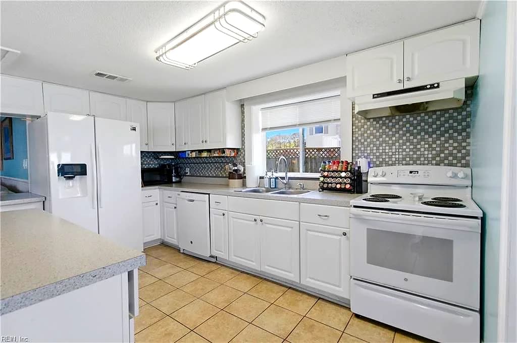 108 Pleasant PT, GRANDY NC 27939 - Photo 4