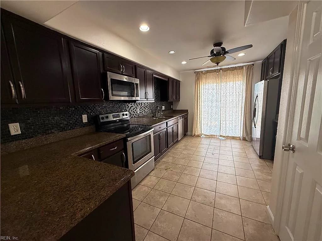 1621 Rechter CT, VIRGINIA BEACH VA 23454 - Photo 4