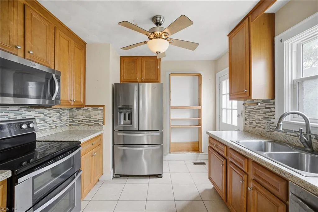 1305 W Norcova DR, NORFOLK VA 23502 thumb 11