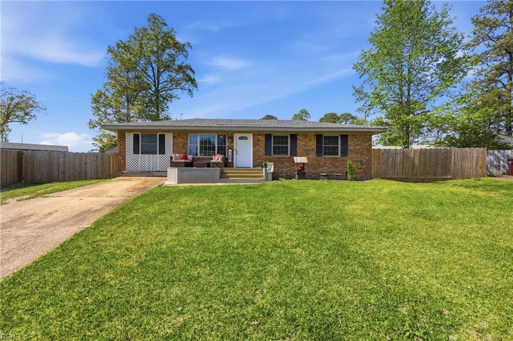 568 Trent AVE, CHESAPEAKE VA 23323 - Main photo