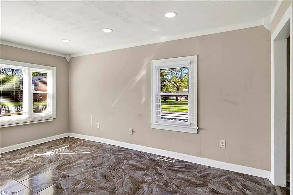 2747 Jamestown AVE, HAMPTON VA 23661 thumb 6