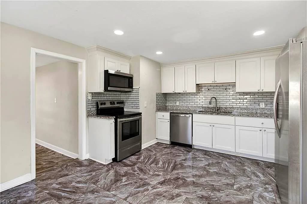 2747 Jamestown AVE, HAMPTON VA 23661 thumb 10