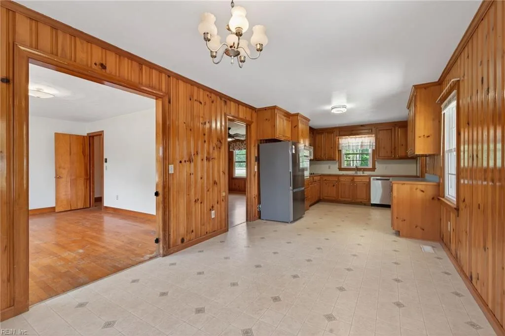 204 Country Club RD, FRANKLIN VA 23851 thumb 7