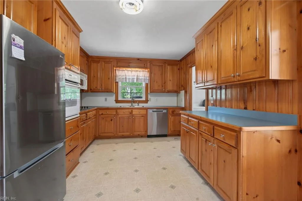 204 Country Club RD, FRANKLIN VA 23851 thumb 8